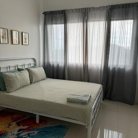 Bunga Homestay Sea View Kuala Terengganu Bagian luar foto